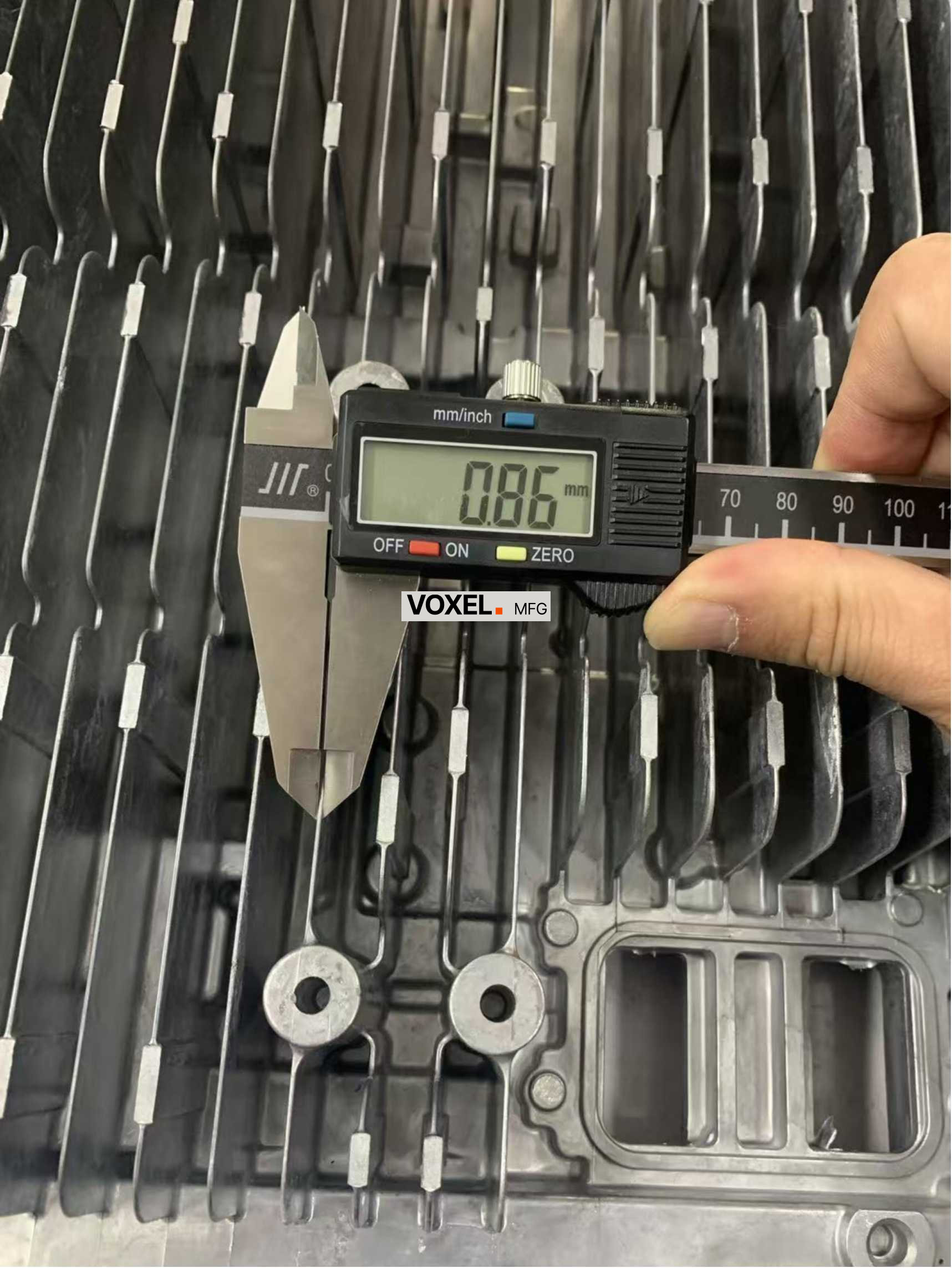 Measurement of ultra-thin fins on a 5G RRU heat sink